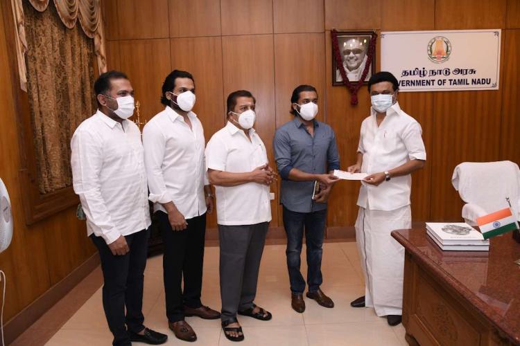 Actor Suriya gives big surprise for his fans...Check what he did to help his fans affected by lockdown! | The New Stuff