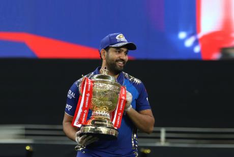 Mumbai Indians got the  trophy! 